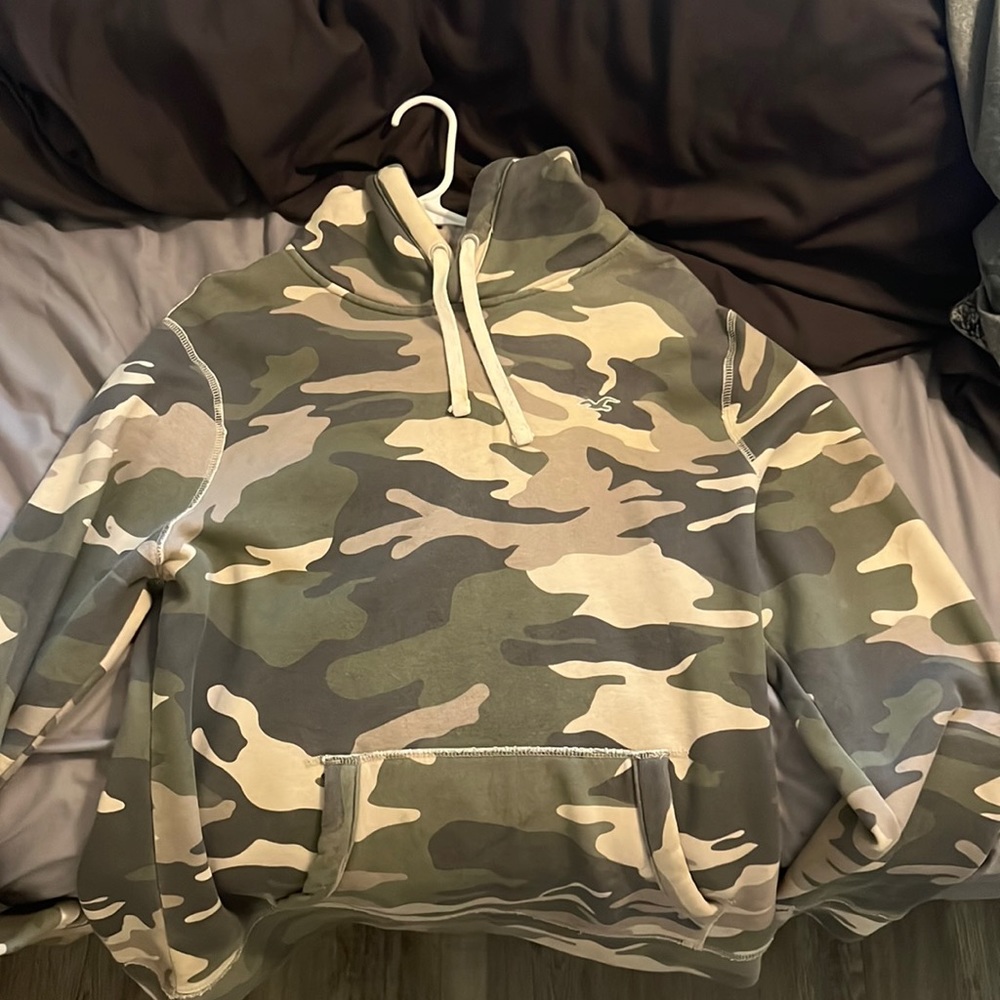 Green camo Hollister sweatshirt
